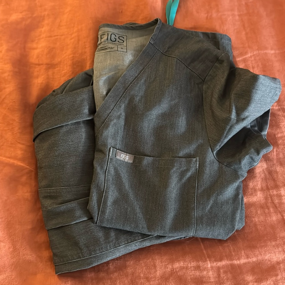Figs scrubs- matching S top and M/T bottoms